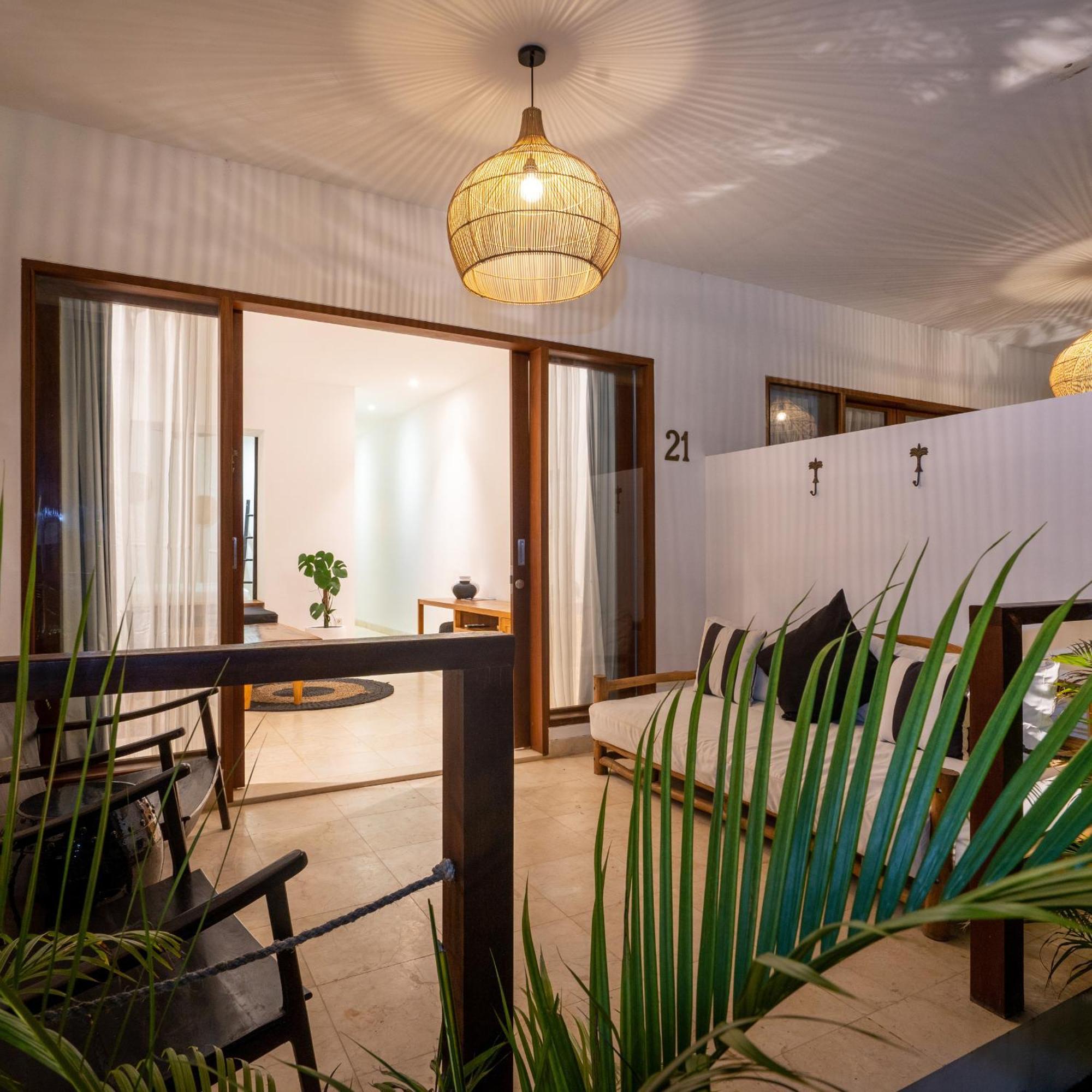 Ohana'S Beachfront Resort & Beach Club Nusa Lembongan Buitenkant foto